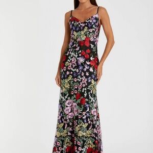 Mac Duggal Embroidered Floral Black Gown size 12 formal spaghetti straps